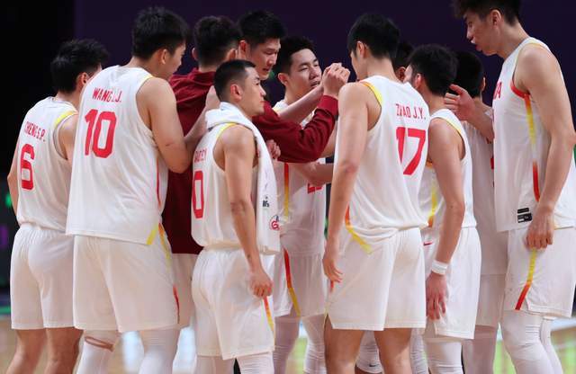 电竞比分-中国男篮世预赛12人名单预测!广东三将或被淘汰,郭士强面临抉择